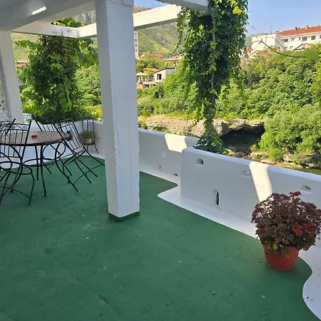 Divan By The River Apartman *